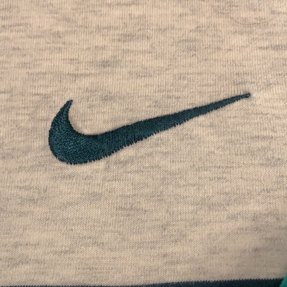 Lightweight comfy Nike Hoodie Small - Picture 5 of 10